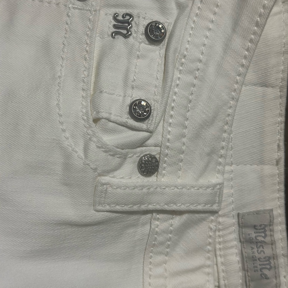 Miss Me White Straight Leg Jeans with Embellishments women size 25 - Picture 9 of 10